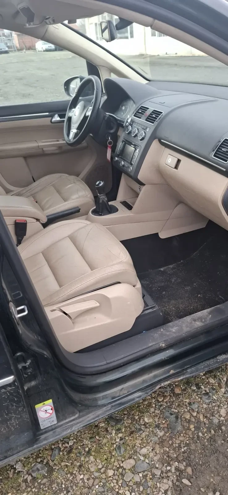 VW Touran, снимка 3 - Автомобили и джипове - 53226014