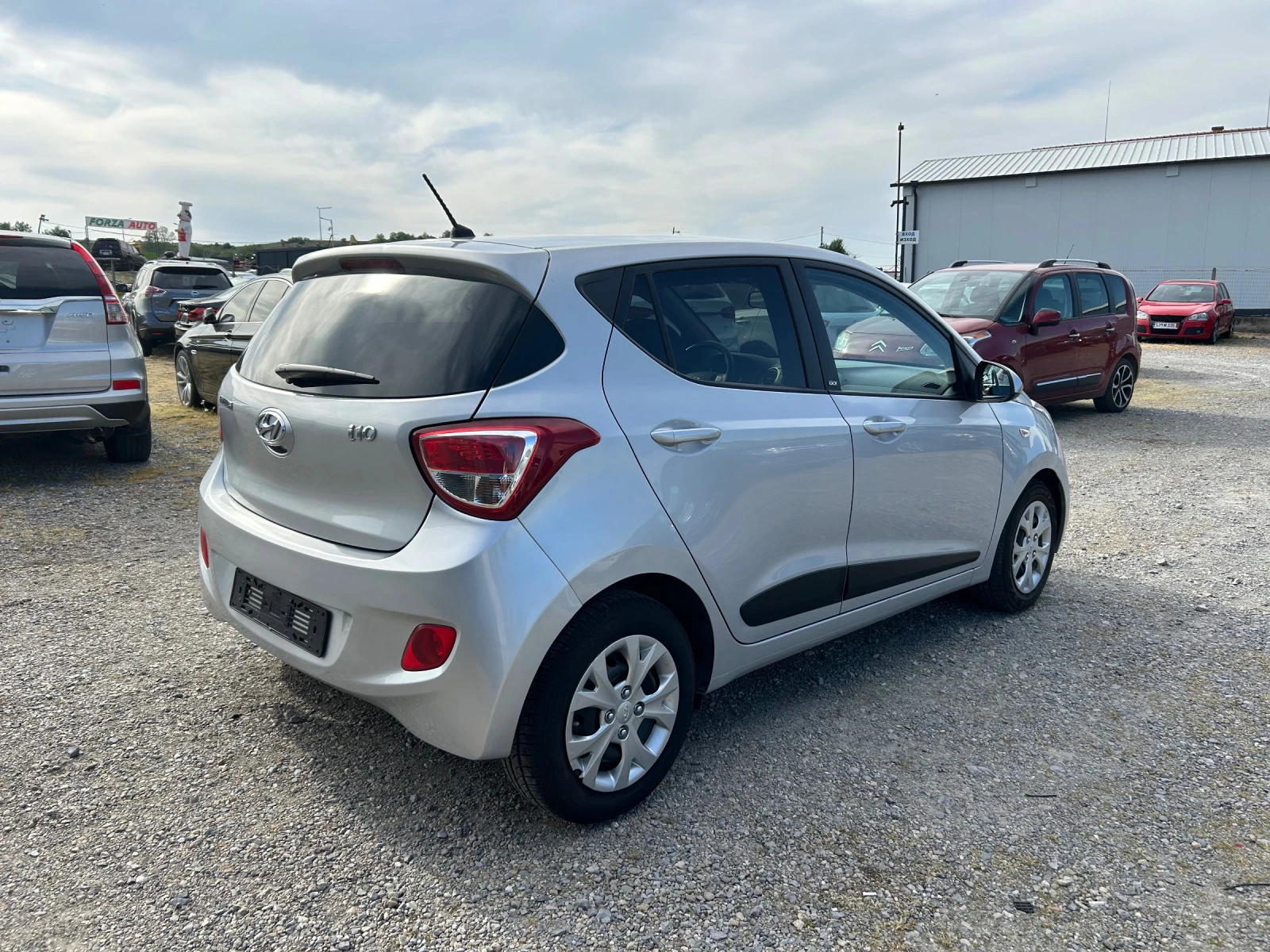 Hyundai I10 1.0i euro6 - изображение 5