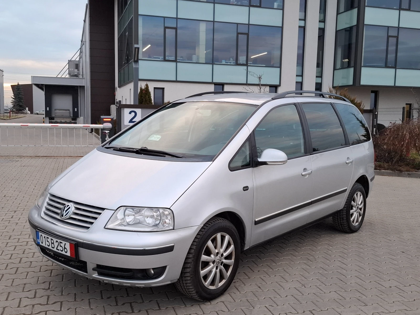 VW Sharan 1.9TDI* (116кс)* 7-МЕСТА* FACELIFТ* * НОВ ВНОС* *  - изображение 4