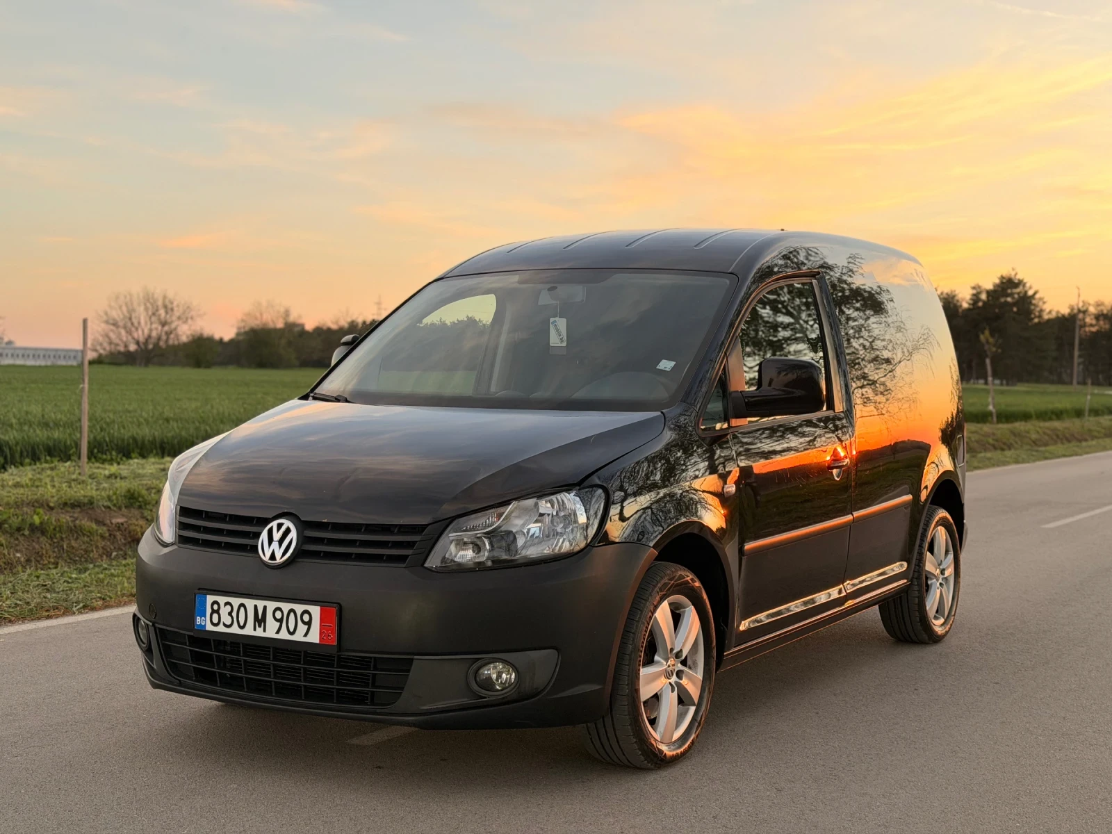 VW Caddy * 2.0tdi * 140к.с * DSG * Navi, снимка 2 - Автомобили и джипове - 54306999