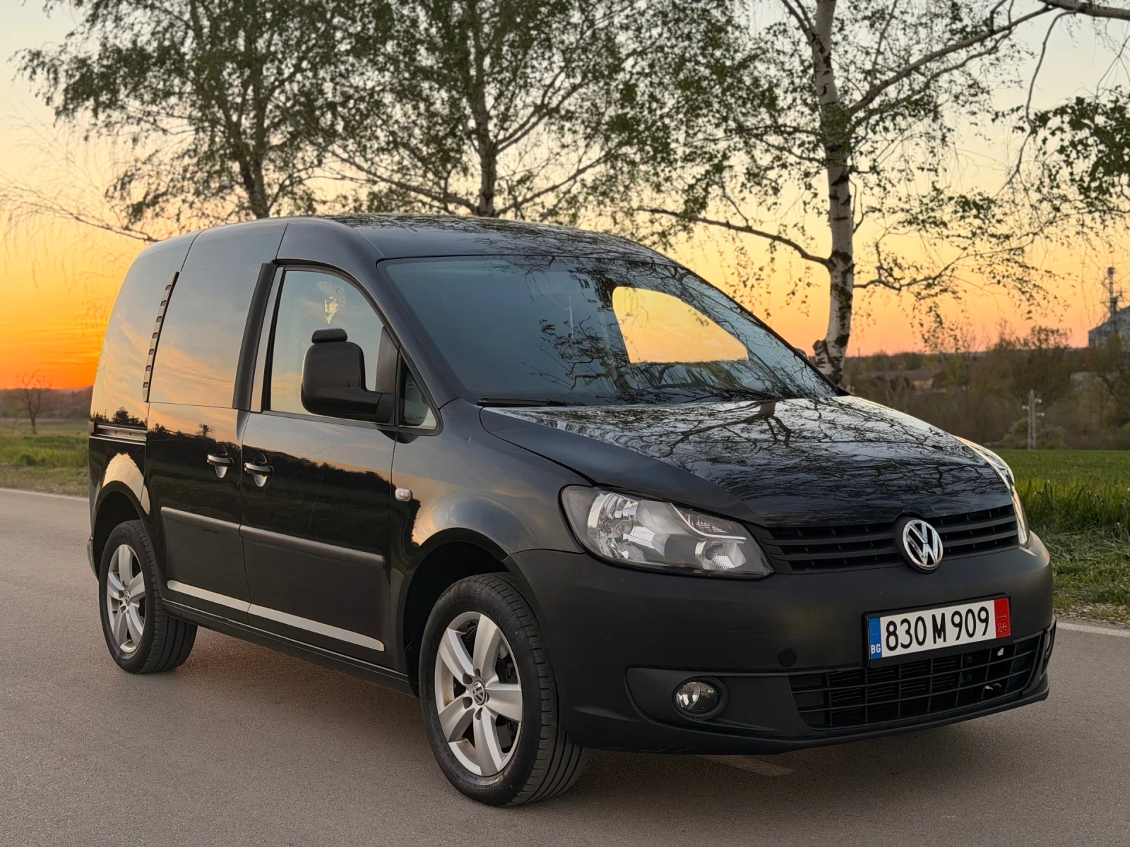 VW Caddy * 2.0tdi * 140к.с * DSG * Navi