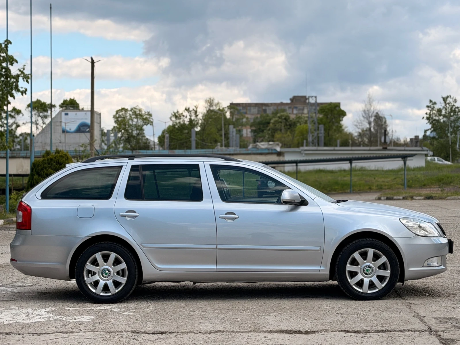 Skoda Octavia 2.0TDI/4x4/ИТАЛИЯ, снимка 6 - Автомобили и джипове - 54380024
