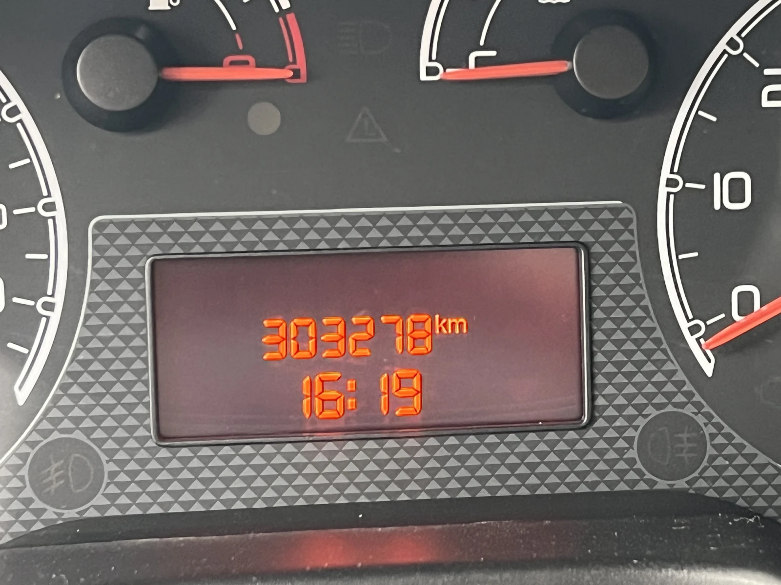 Fiat Qubo 1.4 8V (77 Hp) NATURAL POWER, снимка 14 - Автомобили и джипове - 54485314