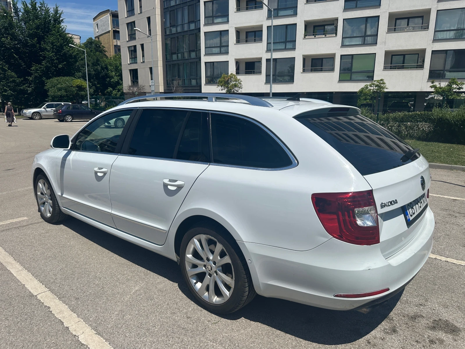 Skoda Superb, снимка 4 - Автомобили и джипове - 54979619