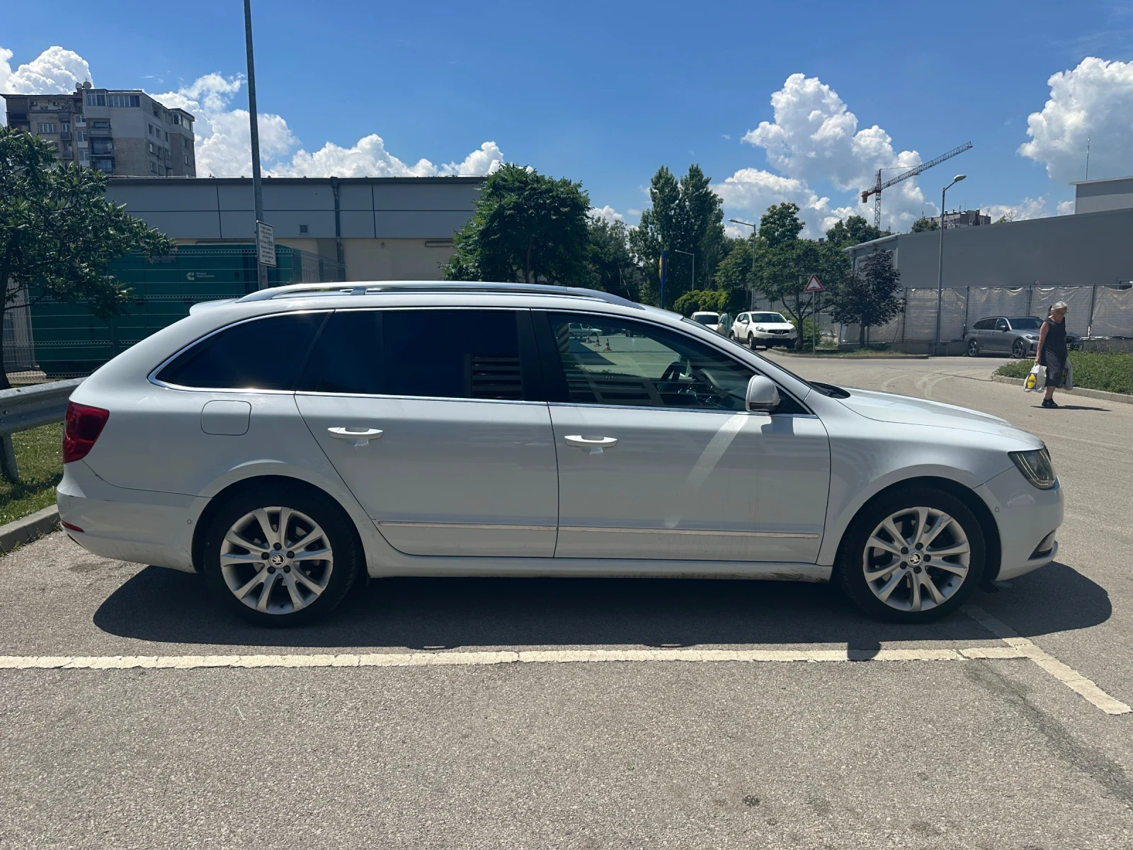 Skoda Superb, снимка 2 - Автомобили и джипове - 54979619