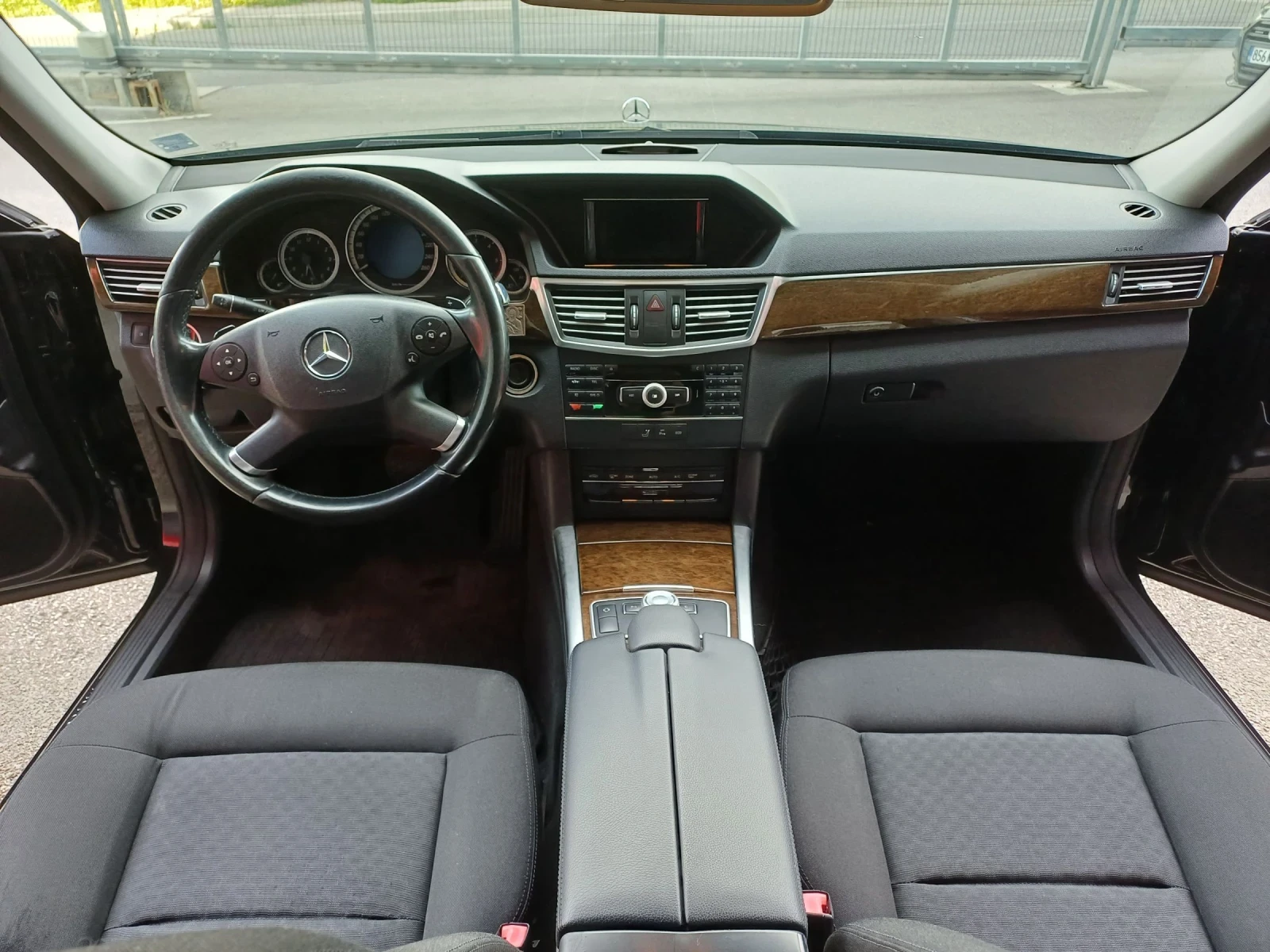 Mercedes-Benz E 220 W212, снимка 7 - Автомобили и джипове - 55003803