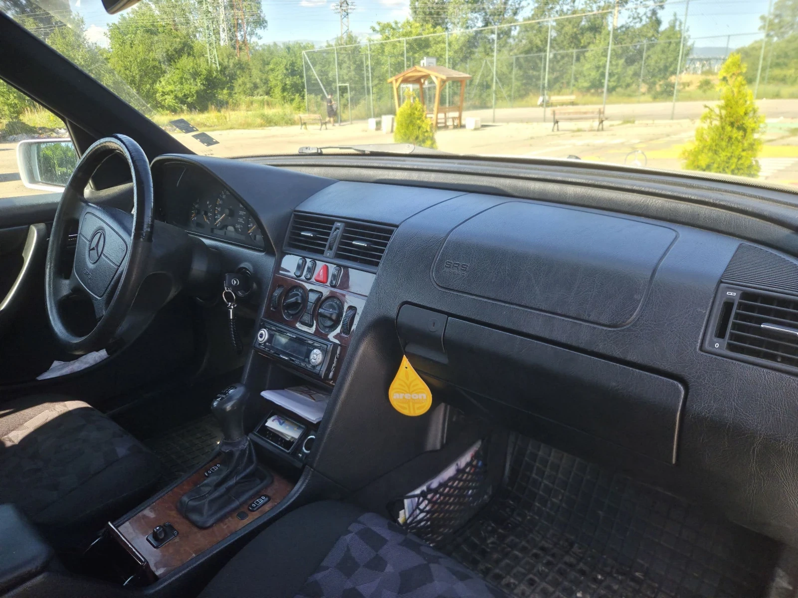 Mercedes-Benz C 180, снимка 12 - Автомобили и джипове - 55161827
