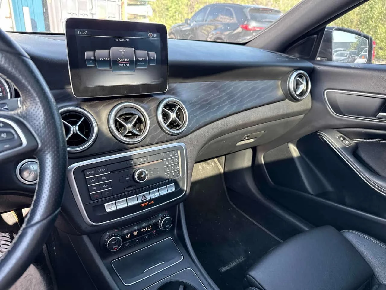 Mercedes-Benz CLA 250 * CARFAX * АМГ ПАКЕТ * КЛИП НА МОТОРА * , снимка 9 - Автомобили и джипове - 55579808