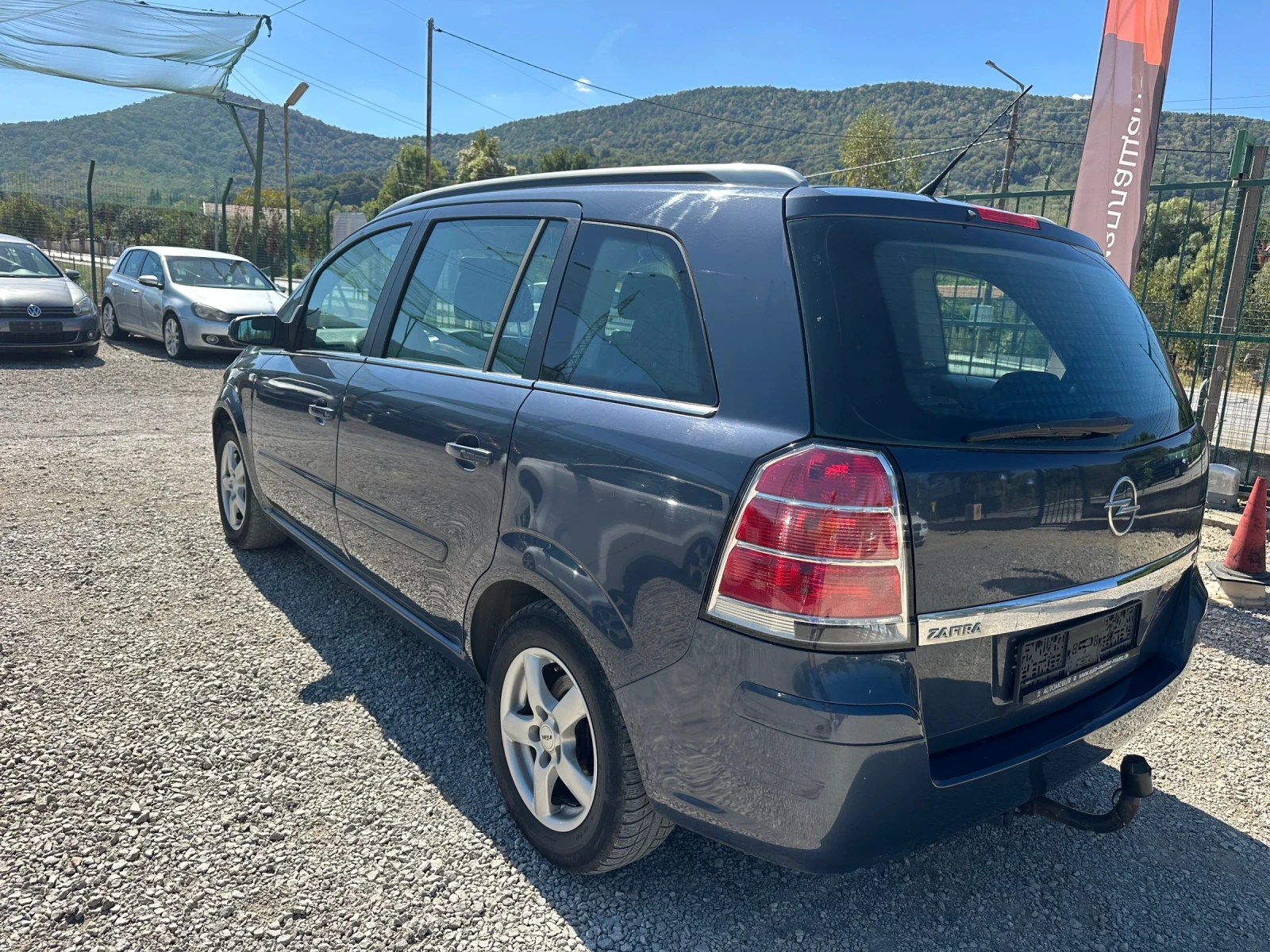Opel Zafira 1.8 I 7 места, снимка 4 - Автомобили и джипове - 56130922