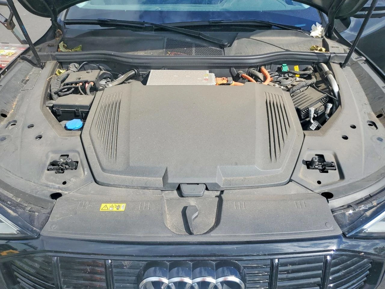 Audi E-Tron Premium, снимка 11 - Автомобили и джипове - 56364833