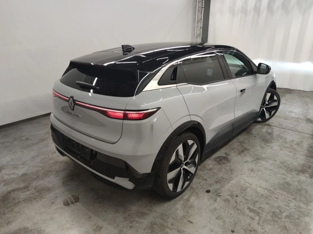 Renault Megane E-Tech Techno R220 Navi LED 92.68% SoH, снимка 4 - Автомобили и джипове - 56726426