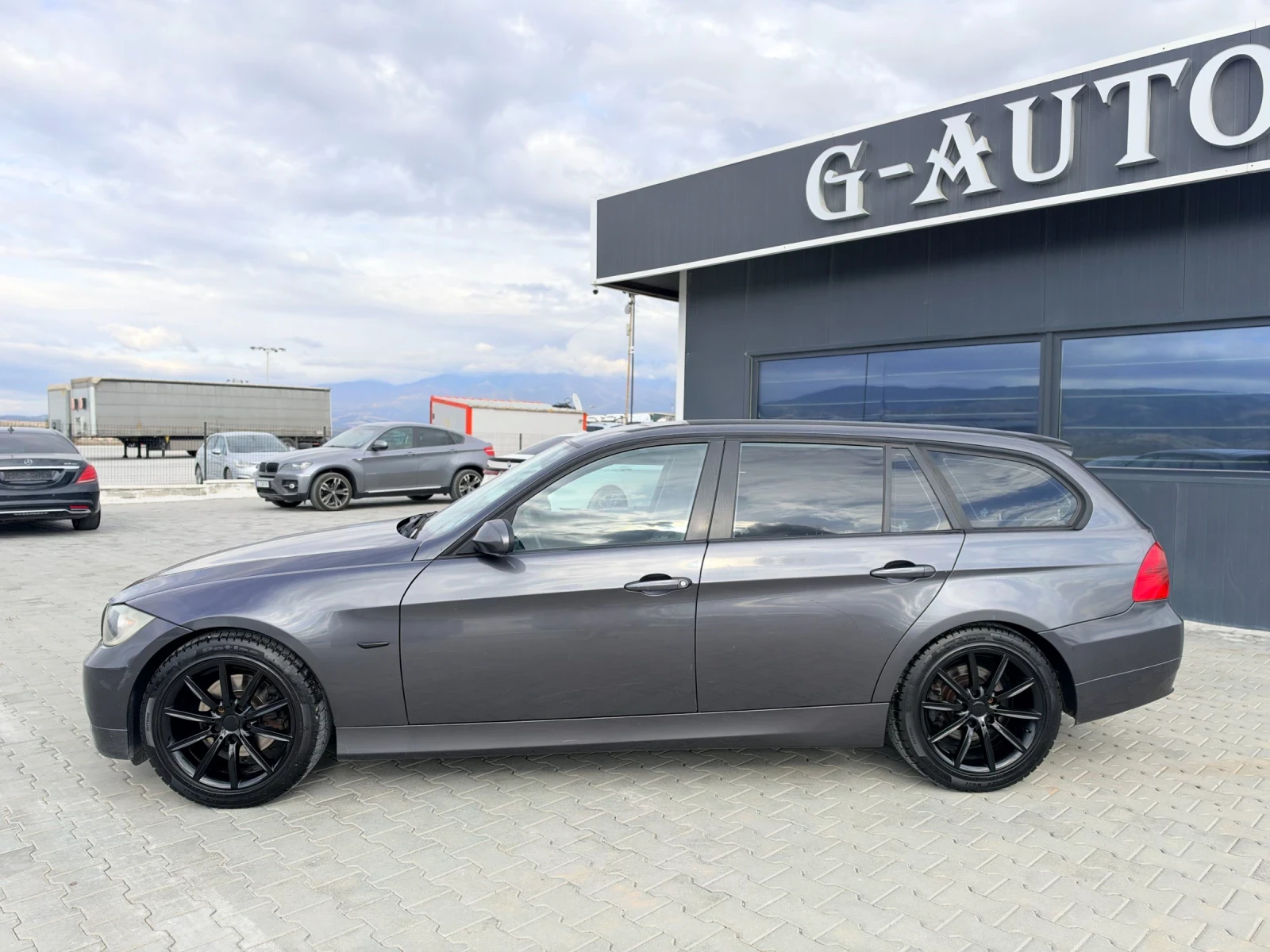 BMW 320 2.0d Собствен лизинг!!!, снимка 2 - Автомобили и джипове - 56733095