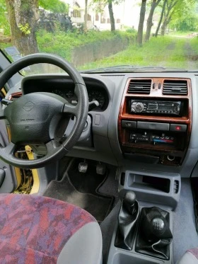 Nissan Terrano 2.4 АГУ, снимка 10