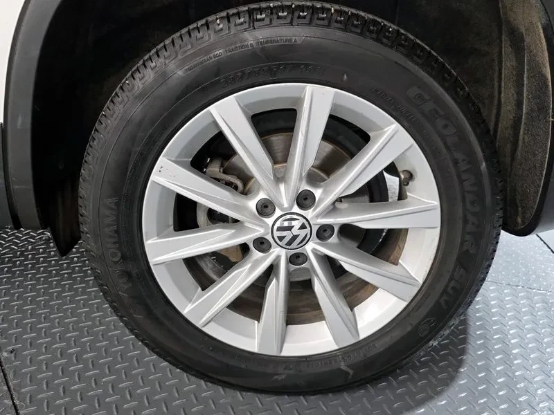 VW Tiguan 2.0 TDI, снимка 5 - Автомобили и джипове - 54302779
