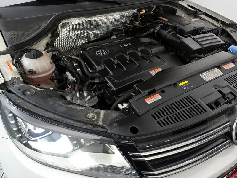 VW Tiguan 2.0 TDI, снимка 6 - Автомобили и джипове - 54302779