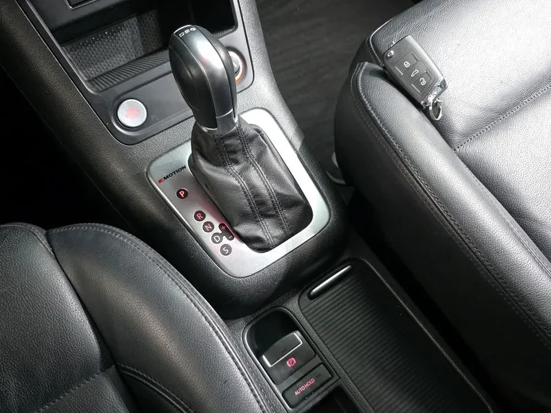 VW Tiguan 2.0 TDI, снимка 9 - Автомобили и джипове - 54302779