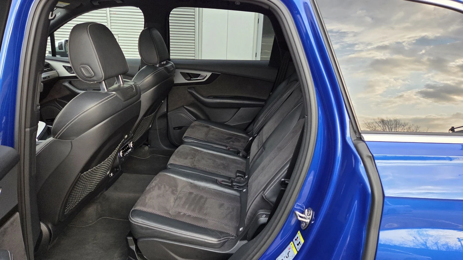 Audi SQ7 TDI4.0/QUATTRO/AHK/Matrix/Pano/HUD - изображение 9