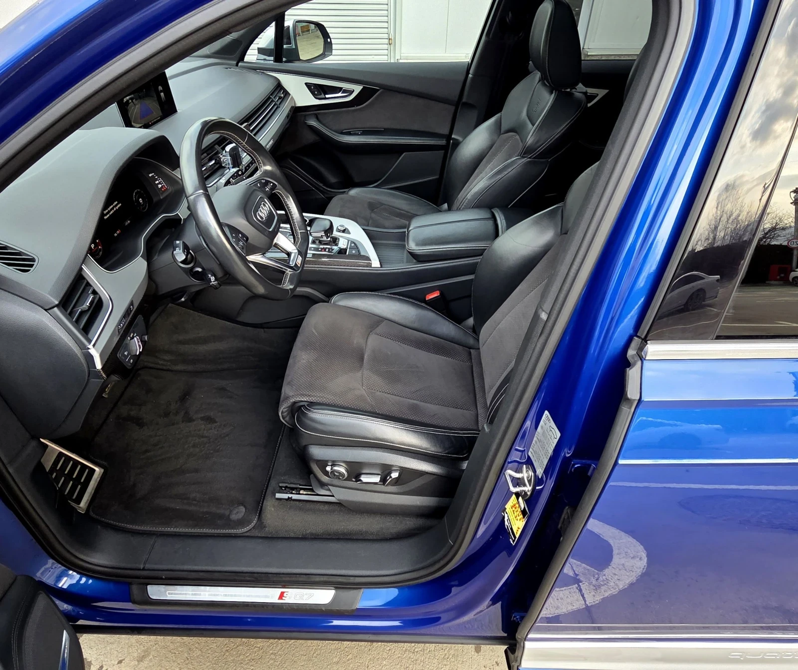 Audi SQ7 TDI4.0/QUATTRO/AHK/Matrix/Pano/HUD - изображение 7