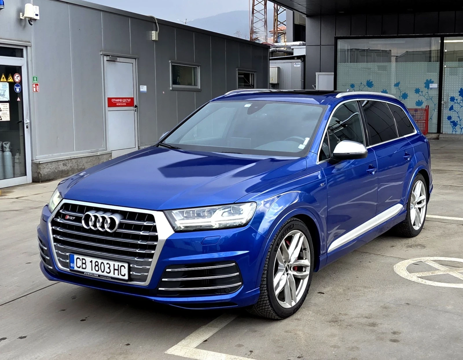 Audi SQ7 TDI4.0/QUATTRO/AHK/Matrix/Pano/HUD - изображение 6