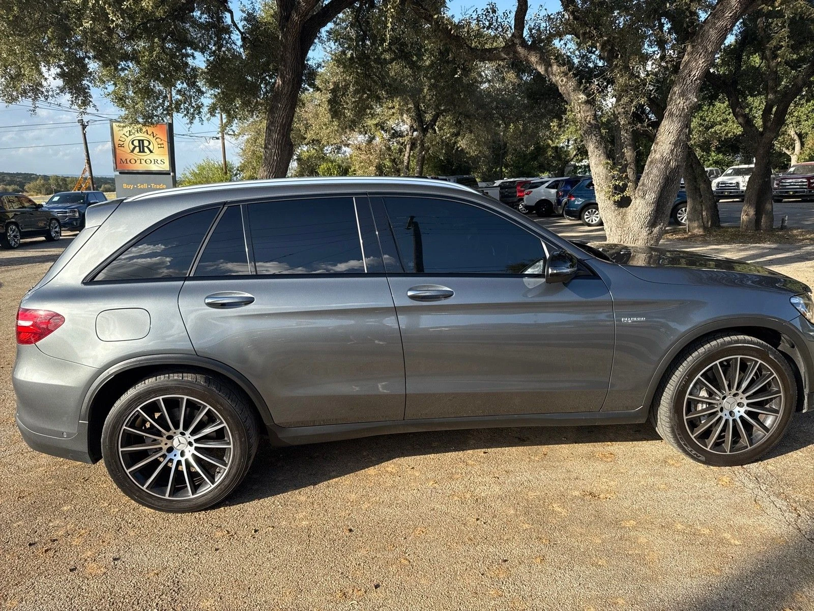 Mercedes-Benz GLC 43 AMG ПОДГРЕВ/ОБДУХВАНЕ/КАМЕРА/ПАНОРАМА/BURMESTER/AMG  - изображение 4
