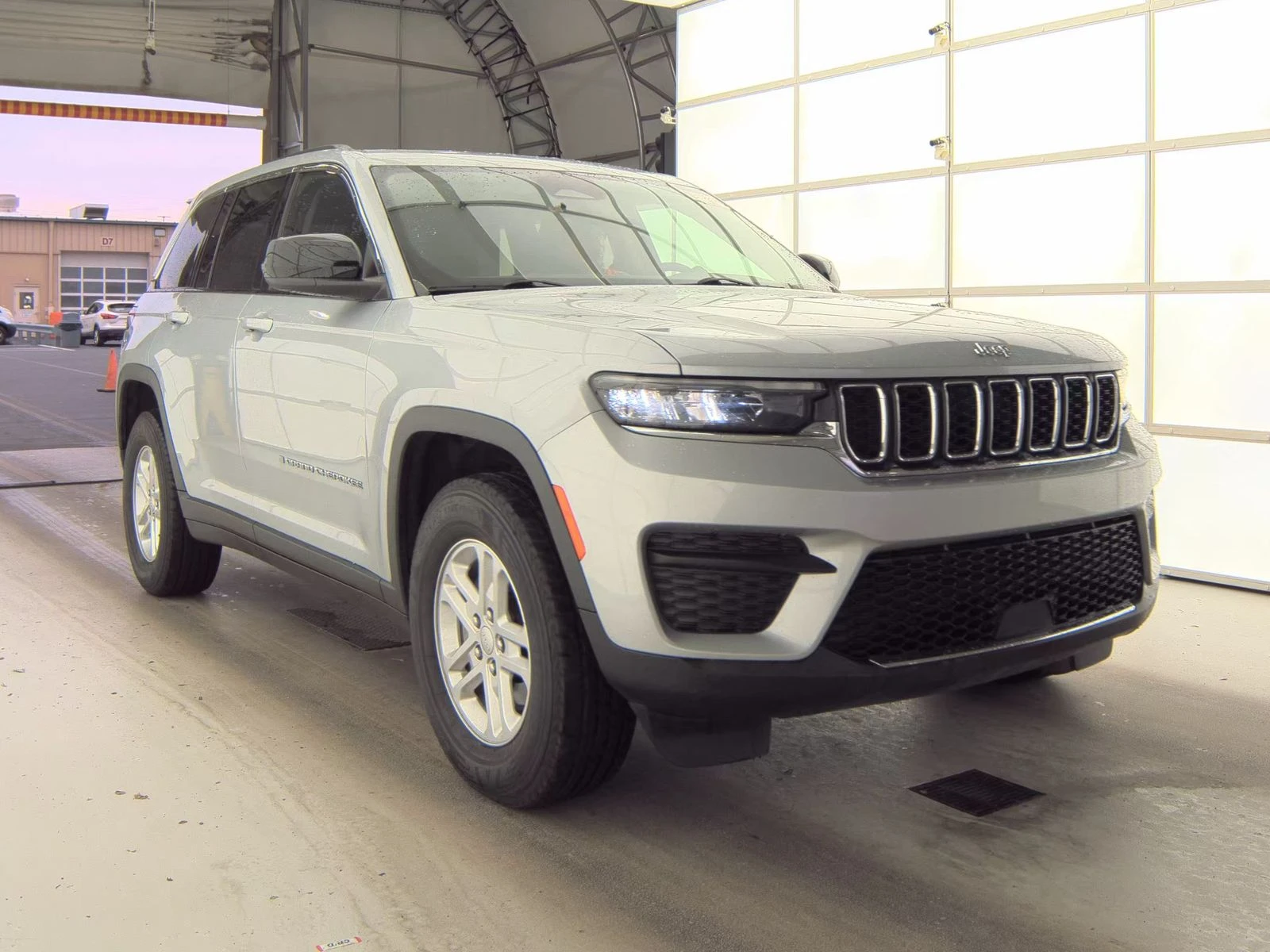 Jeep Grand cherokee Laredo - изображение 3