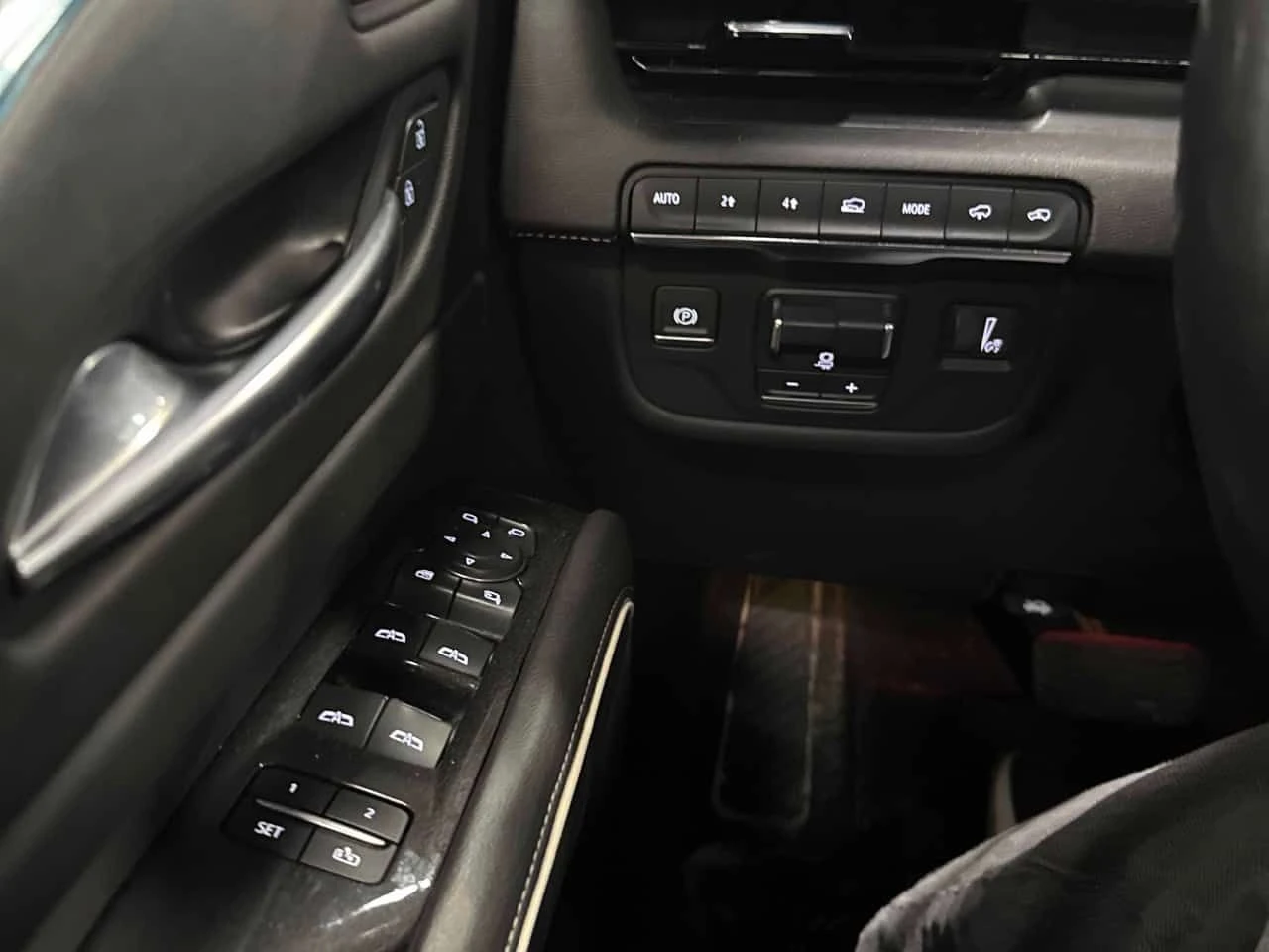 Cadillac Escalade | Sport | DISTRONIC | 360 | ТЕЛЕВИЗОРИ | , снимка 17 - Автомобили и джипове - 54409992