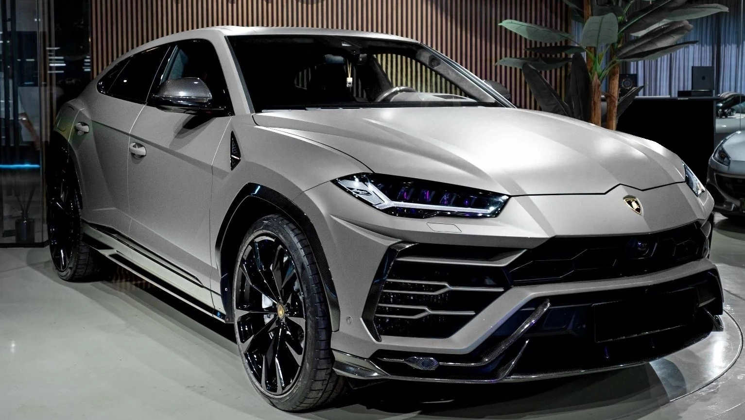 Lamborghini Urus, снимка 2 - Автомобили и джипове - 54719094