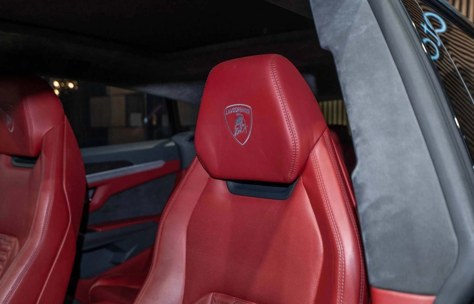 Lamborghini Urus, снимка 13 - Автомобили и джипове - 54719094