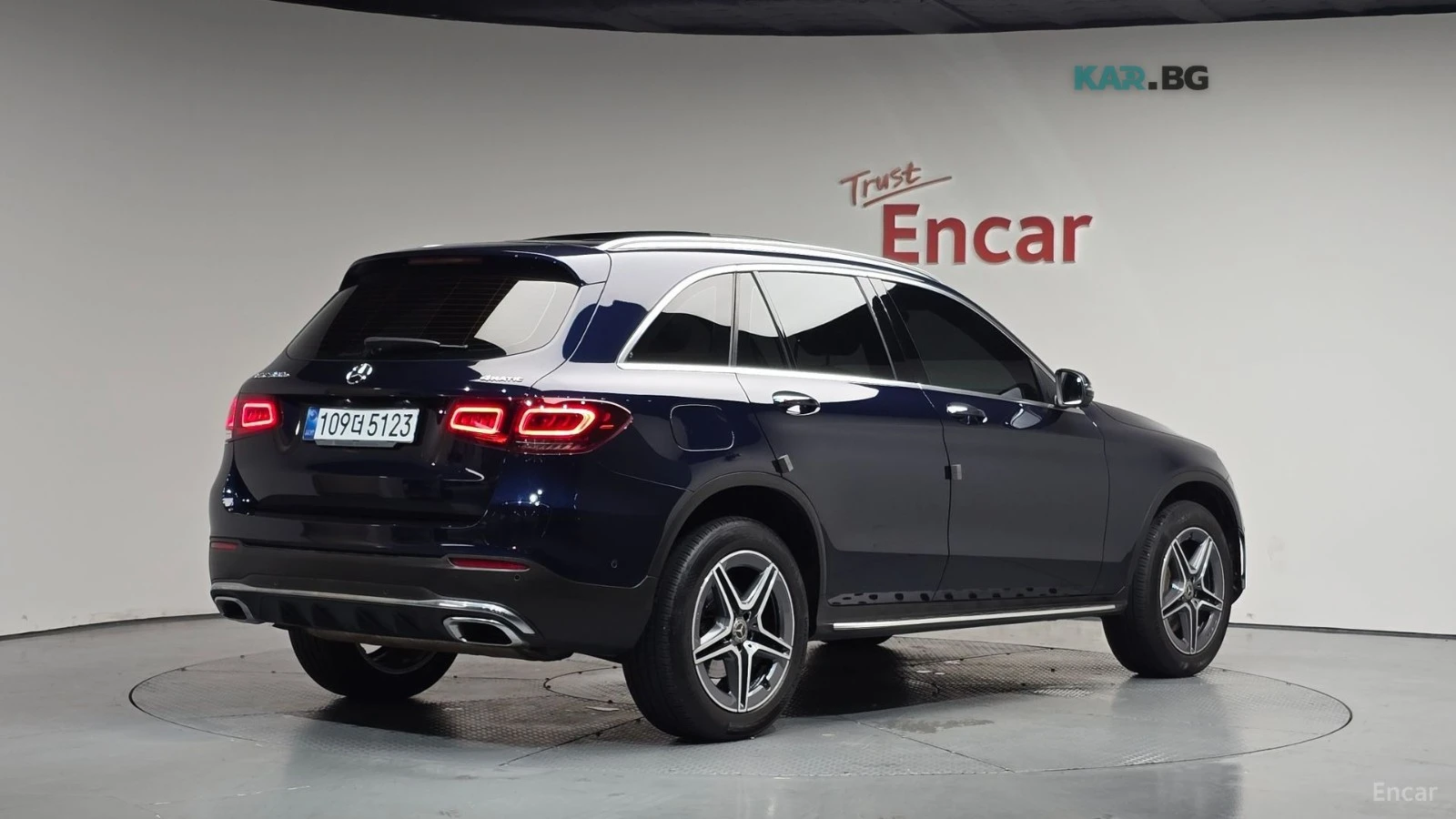 Mercedes-Benz GLC 300 AMG* DIGITAL* HEADUP* ПАНО* ПАМЕТ* , снимка 3 - Автомобили и джипове - 55080773