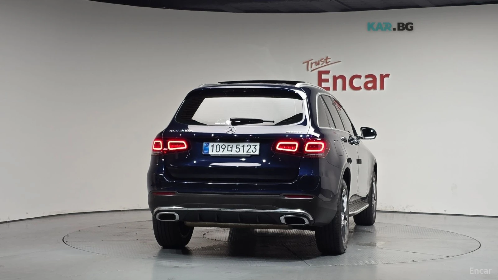 Mercedes-Benz GLC 300 AMG* DIGITAL* HEADUP* ПАНО* ПАМЕТ* , снимка 4 - Автомобили и джипове - 55080773