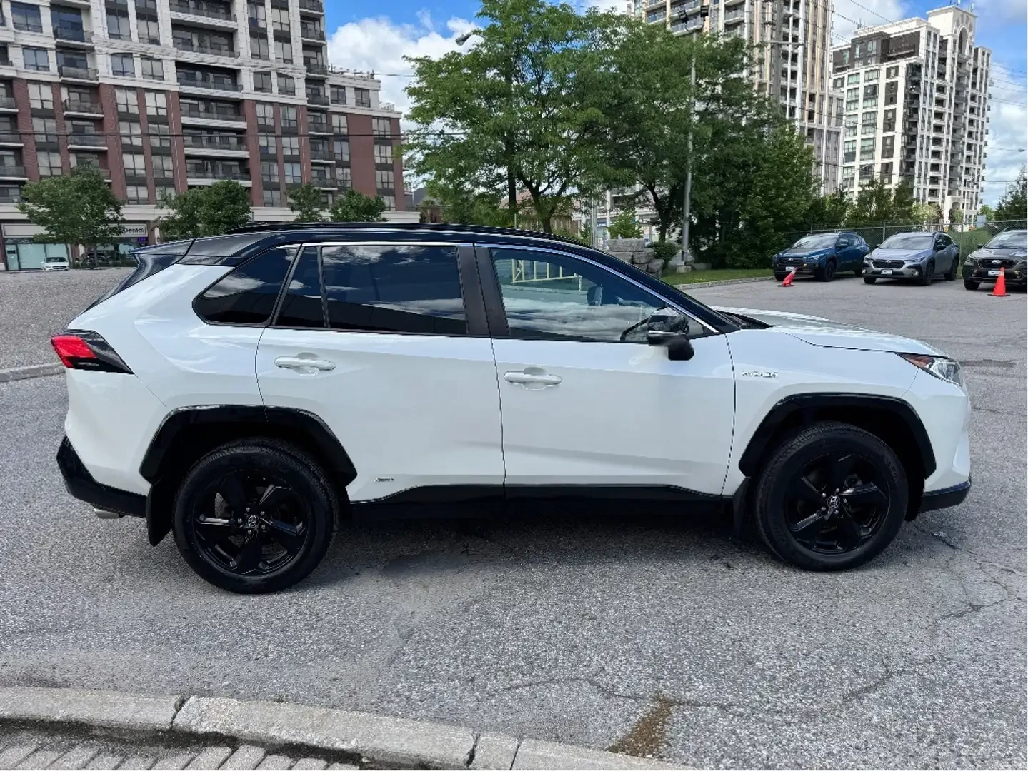 Toyota Rav4 Hybrid Limited AWD#УНИКАТ# !FULL!, снимка 4 - Автомобили и джипове - 55124909