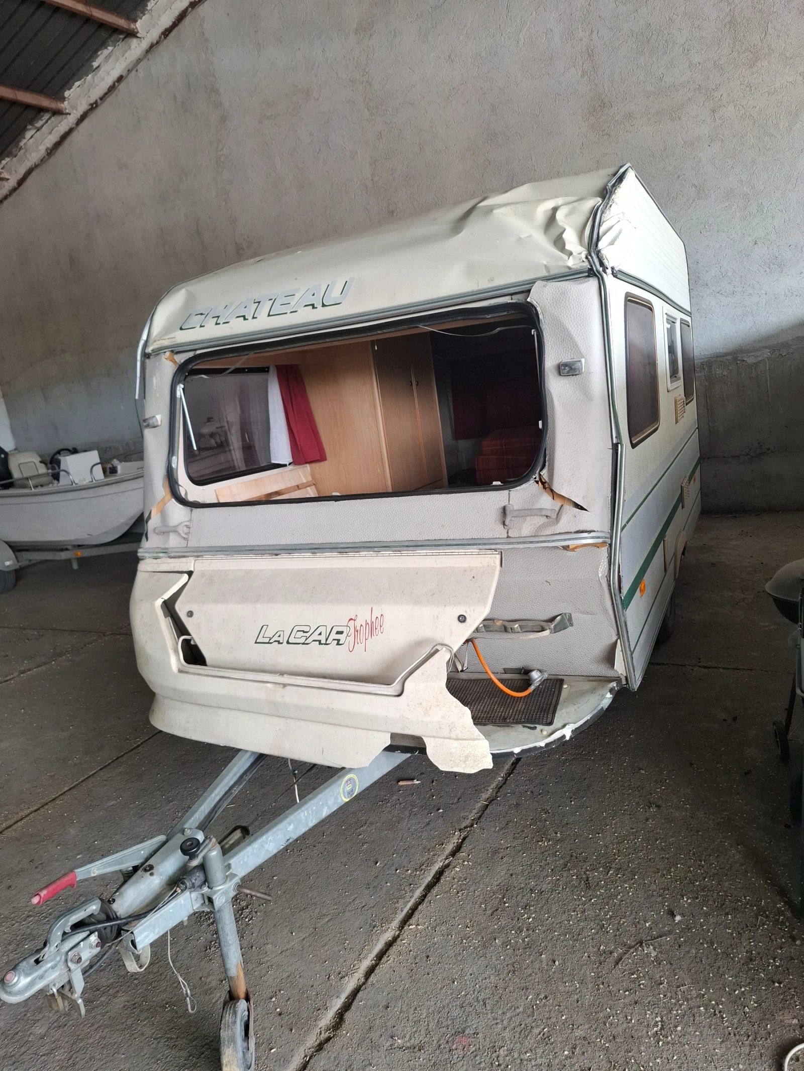 Каравана Chateau La car 400