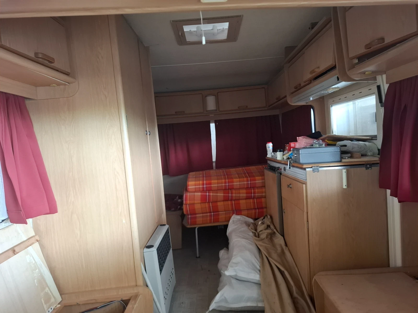Каравана Chateau La car 400, снимка 6 - Каравани и кемпери - 54391371