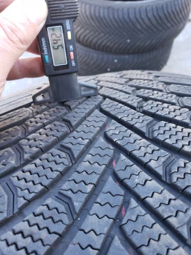 Гуми Зимни 285/40R22, снимка 7