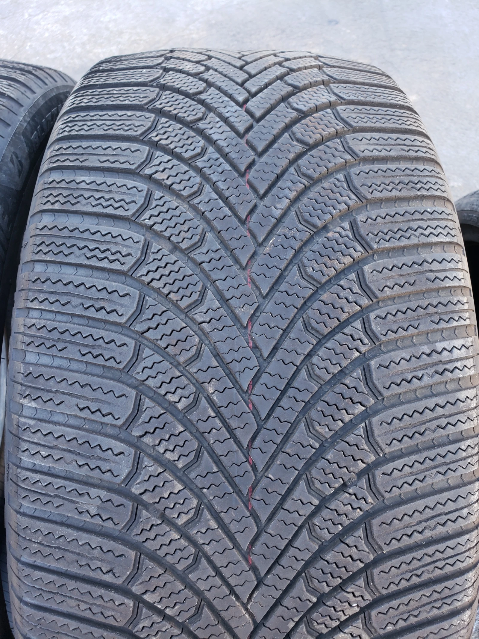 Гуми Зимни 285/40R22