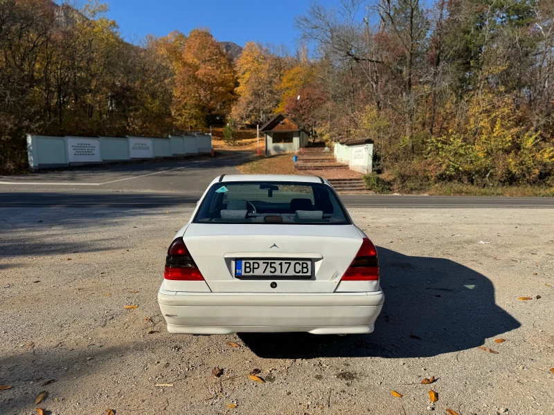 Mercedes-Benz C 200 2.0CDI , снимка 3 - Автомобили и джипове - 47847971