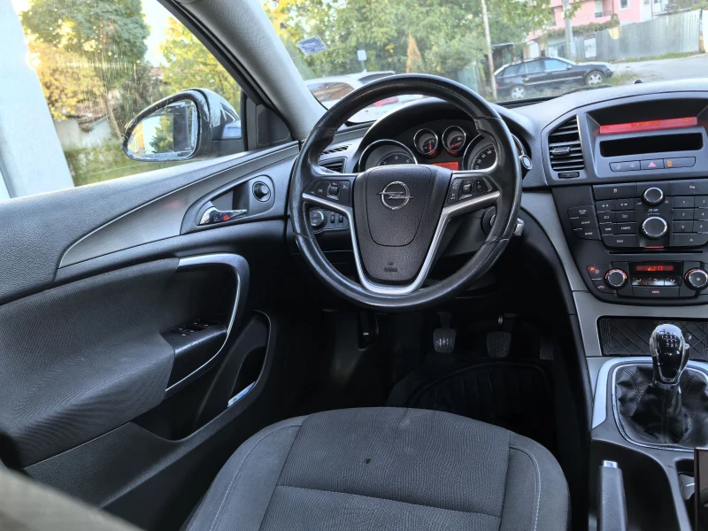 Opel Insignia, снимка 11 - Автомобили и джипове - 47910493