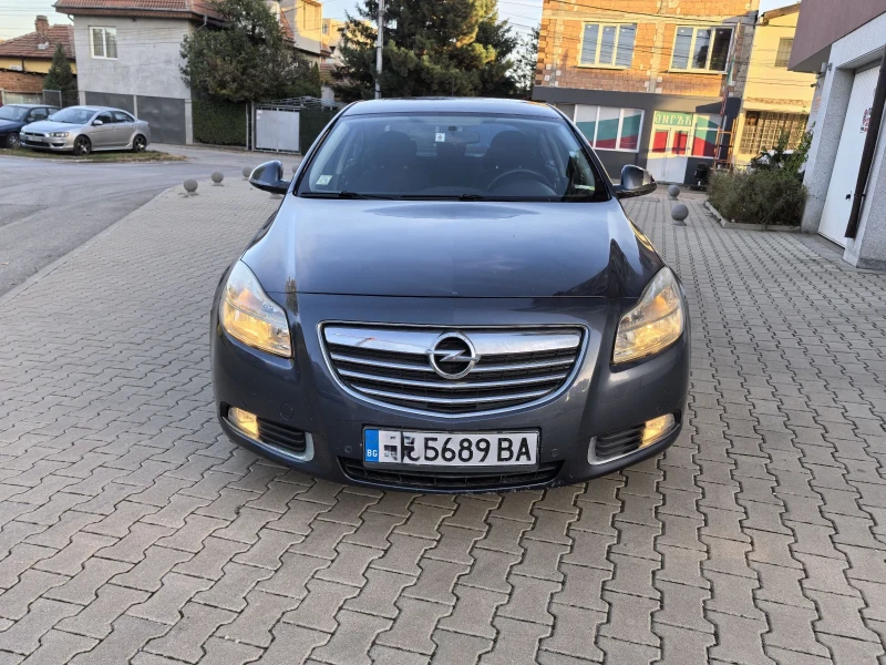 Opel Insignia, снимка 1 - Автомобили и джипове - 47910493