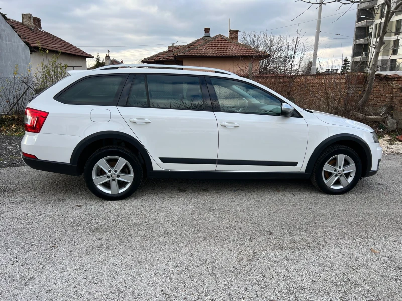 Skoda Octavia Scout 2.0 4x4, снимка 6 - Автомобили и джипове - 48326041