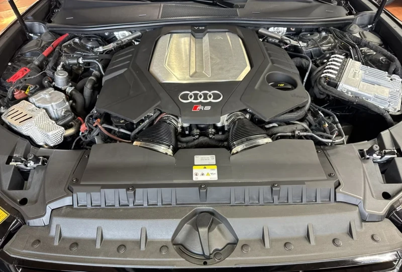 Audi Rs6 Ceramic* Carbon* Bang&Olufsen* HuD, снимка 7 - Автомобили и джипове - 51971417