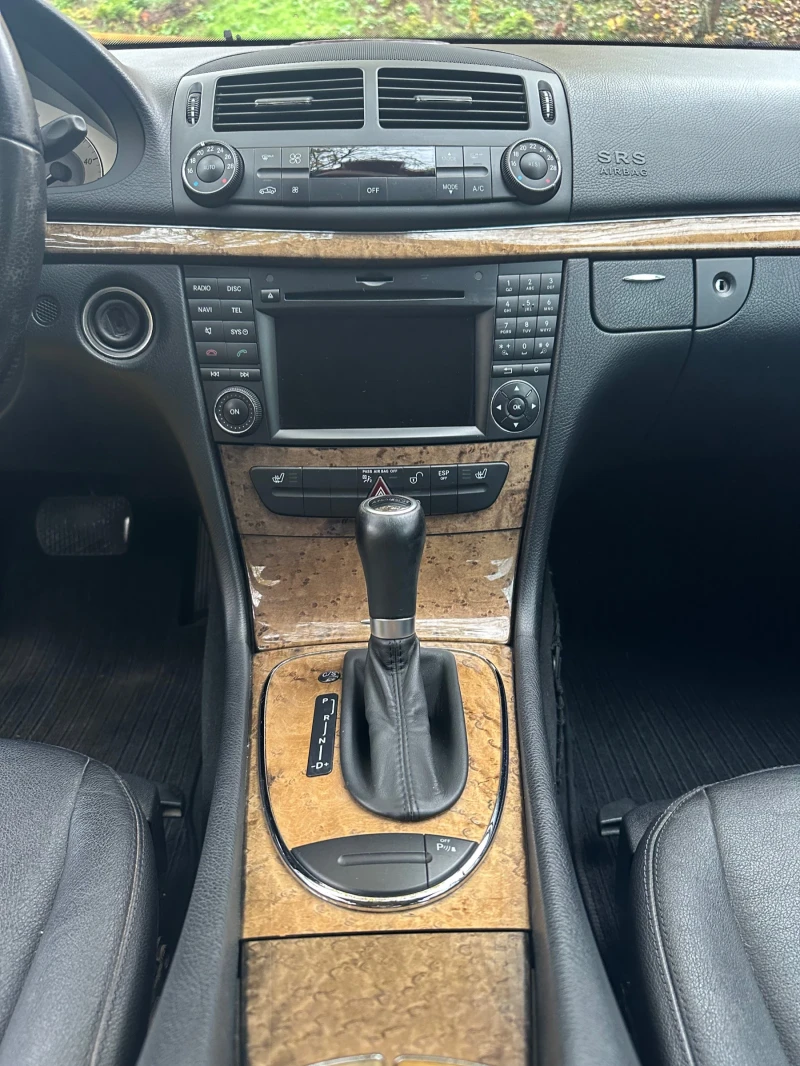 Mercedes-Benz E 320 CDI Avantgarde, снимка 14 - Автомобили и джипове - 52658963