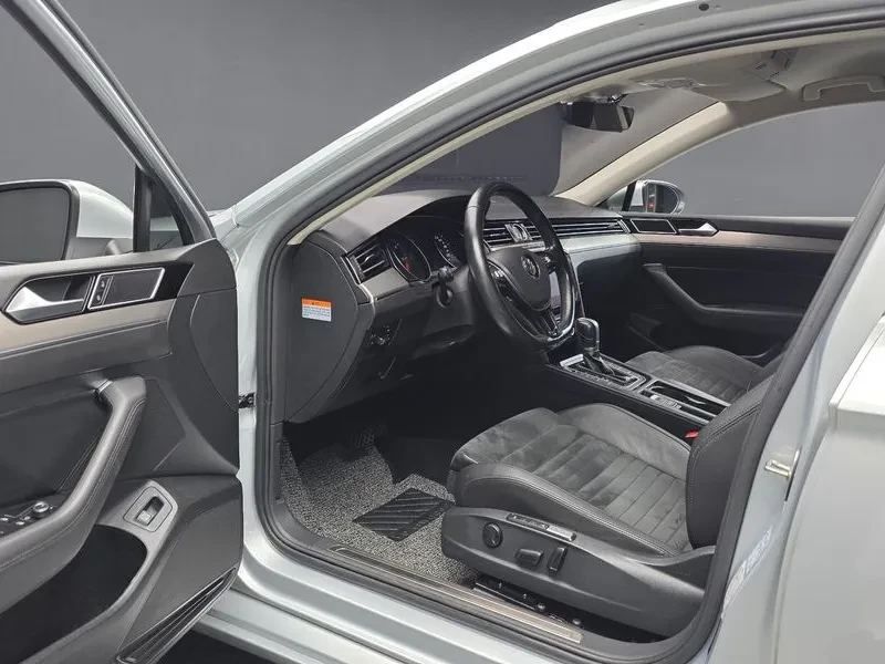 VW Passat Gt (B8) 2.0 Tdi, снимка 10 - Автомобили и джипове - 56286646