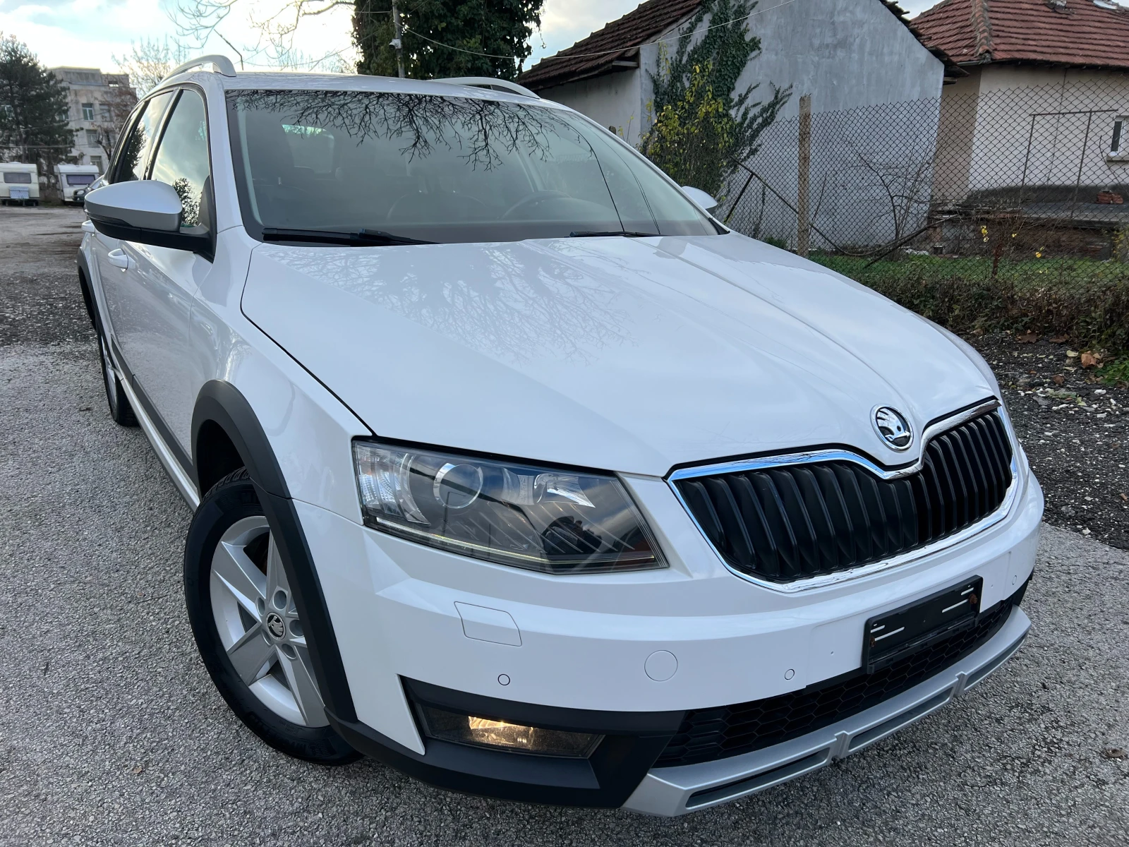 Skoda Octavia Scout 2.0 4x4 - изображение 4