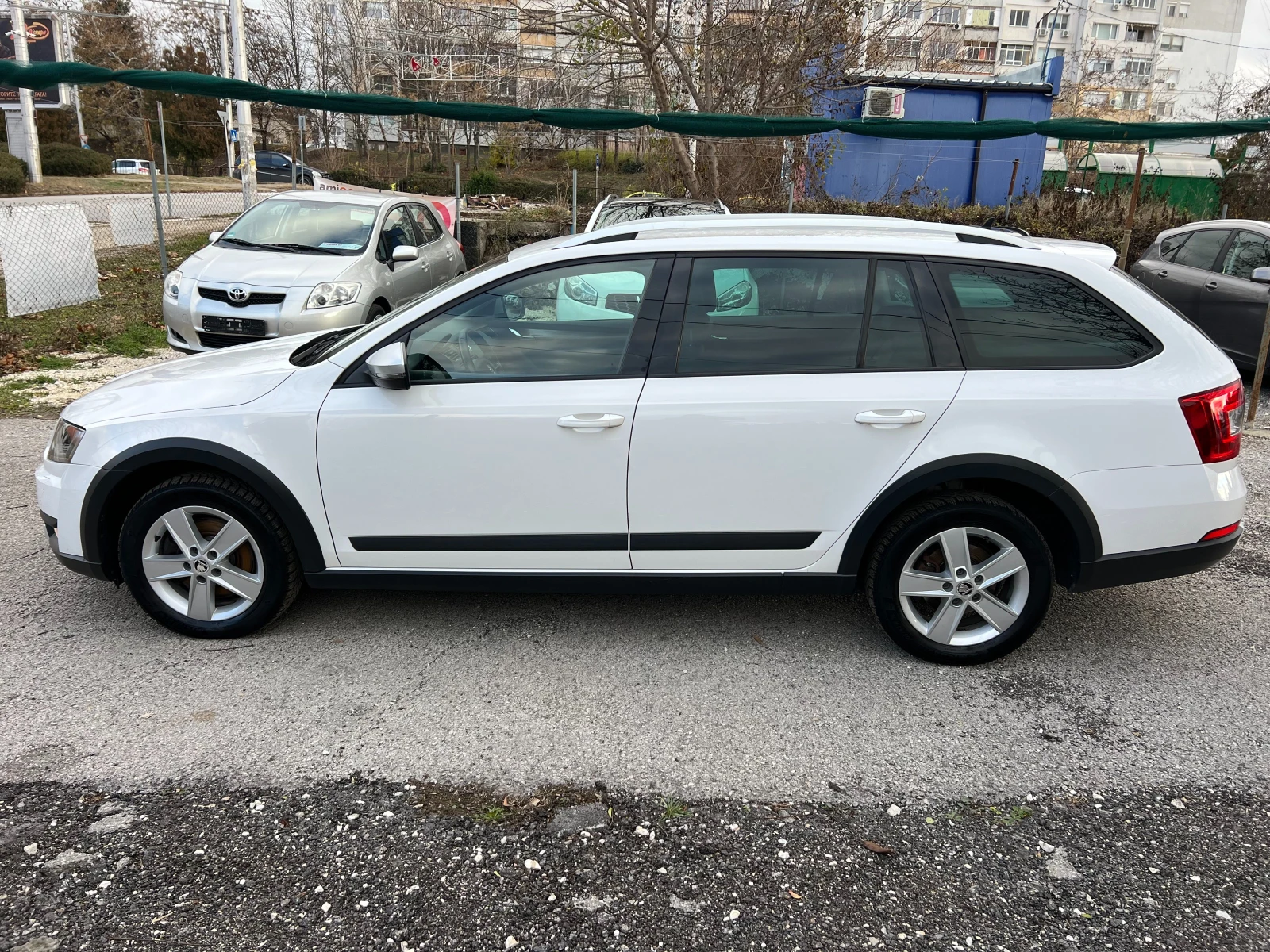 Skoda Octavia Scout 2.0 4x4 - изображение 7