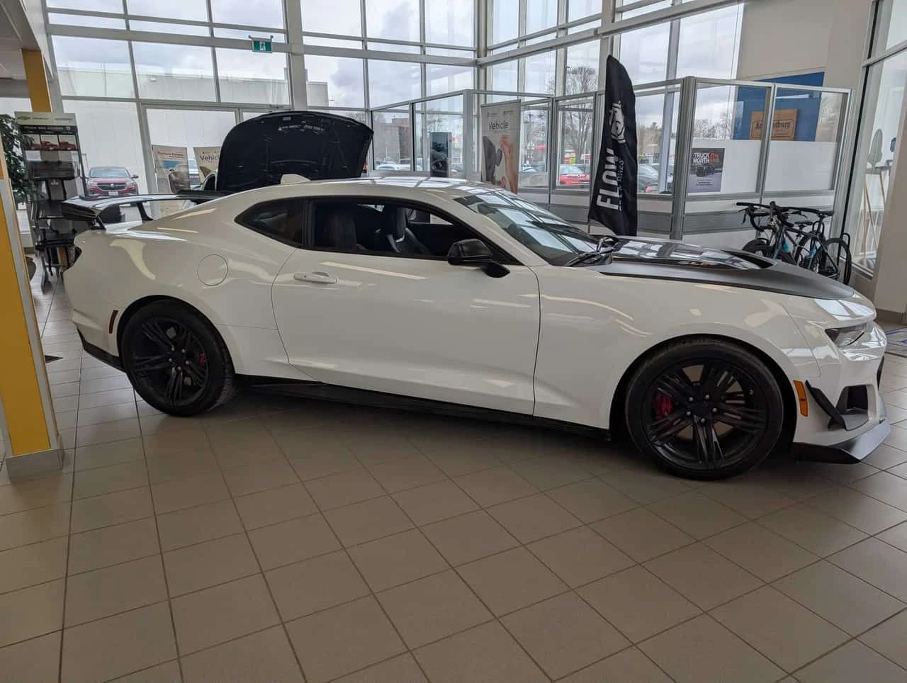 Chevrolet Camaro * ZL1 * 6.2L * CARFAX * BOSE * , снимка 3 - Автомобили и джипове - 53992146