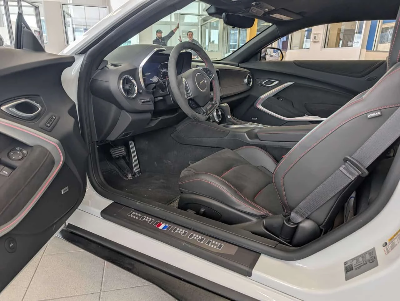 Chevrolet Camaro * ZL1 * 6.2L * CARFAX * BOSE * , снимка 5 - Автомобили и джипове - 53992146