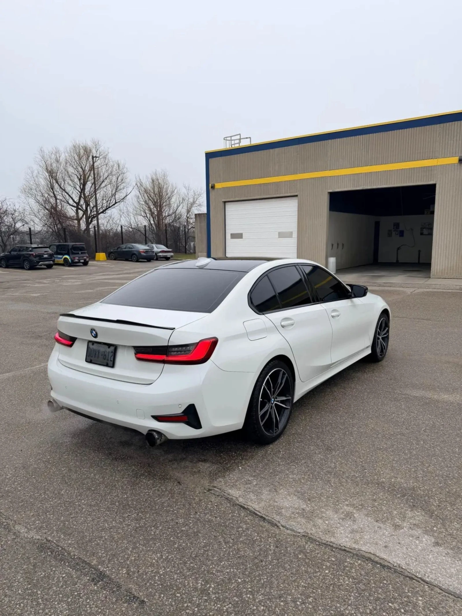 BMW 330 i xDrive * ТОП Поддръжка! * АвтоКредит* Цена до БГ, снимка 6 - Автомобили и джипове - 54160521