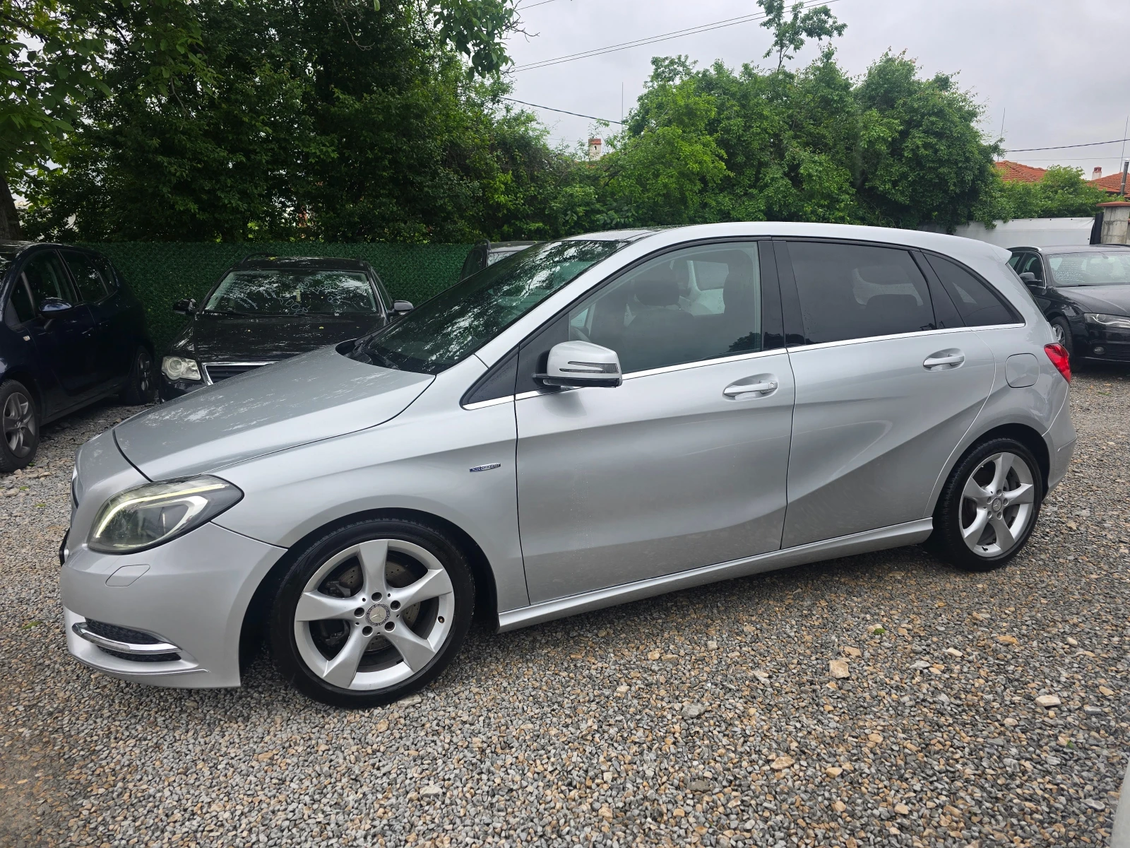 Mercedes-Benz B 200 CDI-FACE-ПАНОРАМА-НАВИГАЦИЯ-КАМЕРА-ЛЕД ФАРОВЕ, снимка 3 - Автомобили и джипове - 54649214