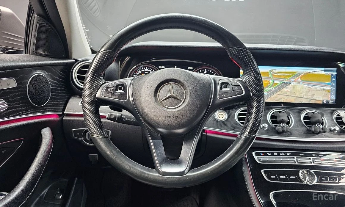 Mercedes-Benz E 220, снимка 13 - Автомобили и джипове - 55510195