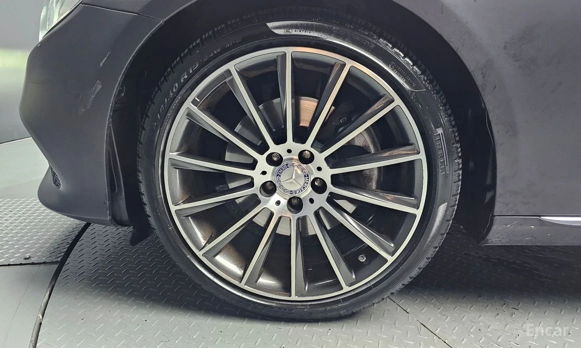 Mercedes-Benz E 220, снимка 5 - Автомобили и джипове - 55510195